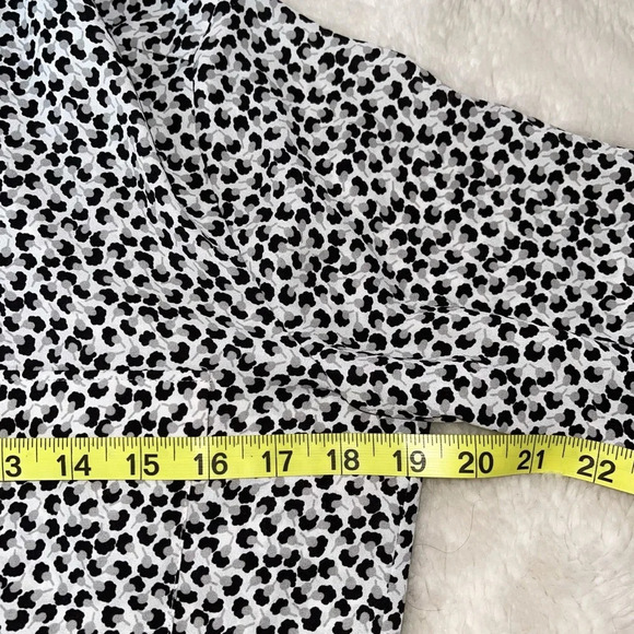 LOFT White & Black Ditsy Floral Print Button Down Blouse Small Women’s - Picture 7 of 11
